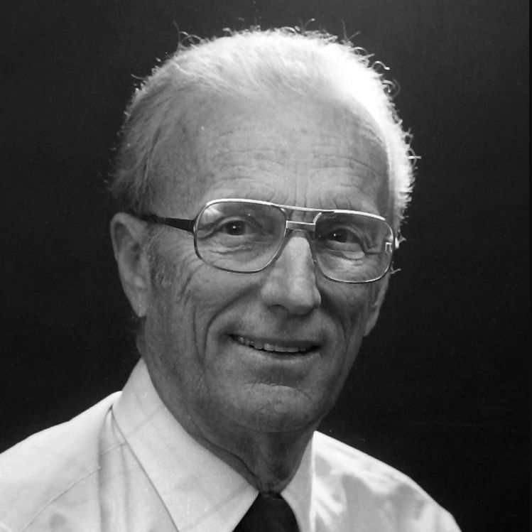 ormhof's tweet photo. Have you been to Chappie's Cabin and wondered how it got its name? Learn more about ORMHOF Inductee Eugene 'Gene' Chappie and his legacy here: https://t.co/1HDmZBUOyS

#ORMHOF #HallofFame #LegendsofOffroad #EugeneChappie #ChappiesCabin #RubiconTrail https://t.co/dVMAWJRdHL