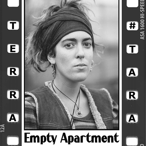 “Empty Apartment” de TerraTara, uma leve canção para falar de solidão @terrataramusic Uma cativante melodia que nos fala das tristezas da vida, com a força da brisa que já recuperou seu vigor. Ouça e saiba mais em: musicforall.com.br/empty-apartmen…