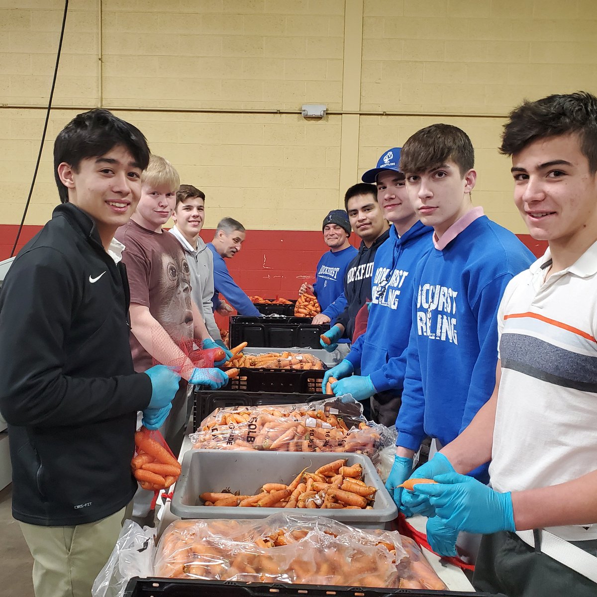 GoHawklets's tweet photo. The Wrestling Hawklets spent Tuesday afternoon volunteering at Harvesters food bank. These young men are working hard on the mat and in the community - great job! https://t.co/ndhSMEIFG5