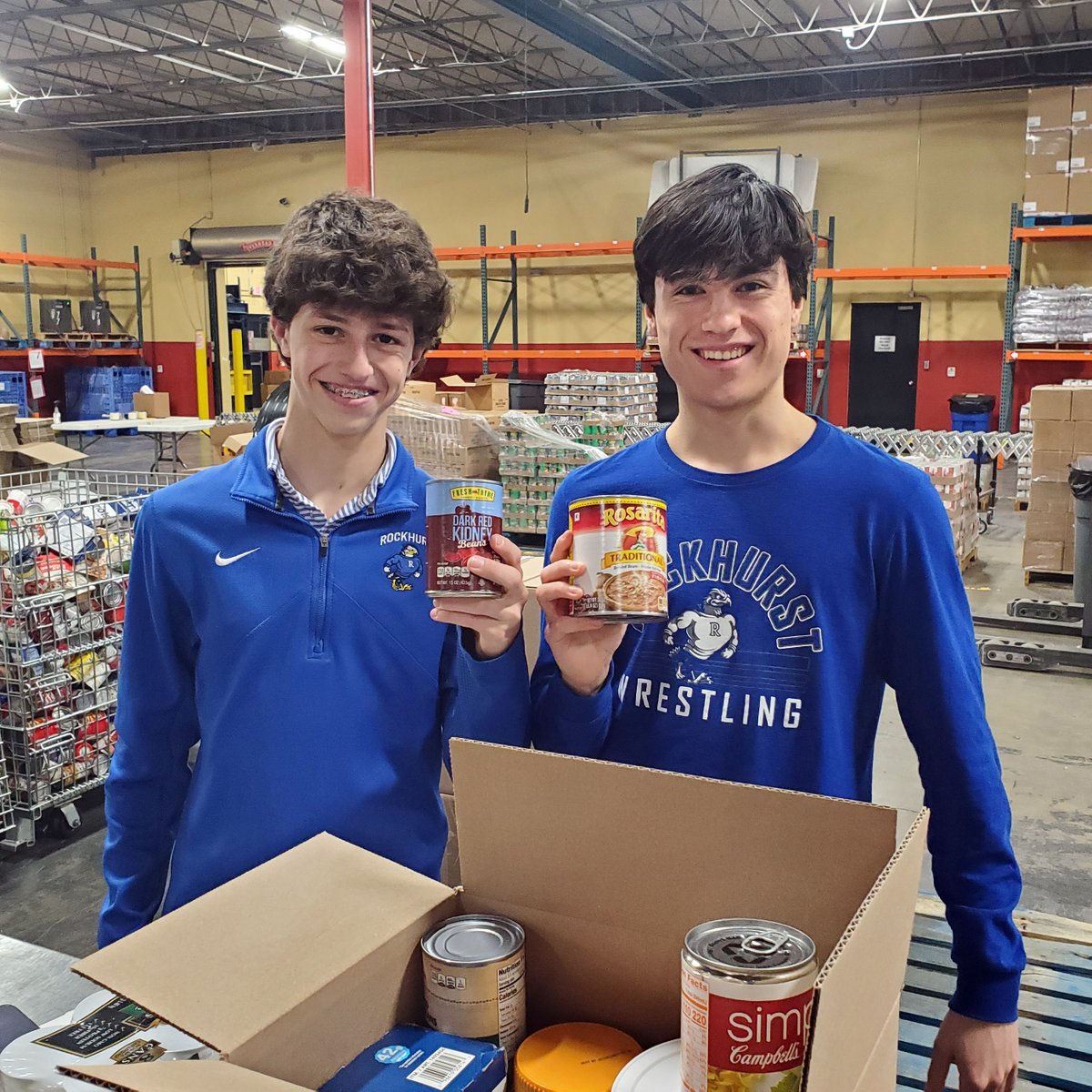 GoHawklets's tweet photo. The Wrestling Hawklets spent Tuesday afternoon volunteering at Harvesters food bank. These young men are working hard on the mat and in the community - great job! https://t.co/ndhSMEIFG5