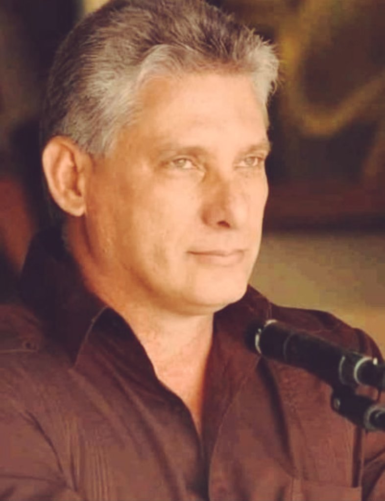 Felicidades a los ingenieros cubanos y especialmente al más lindo de todos 🥰 #TeMolestaMiAmor