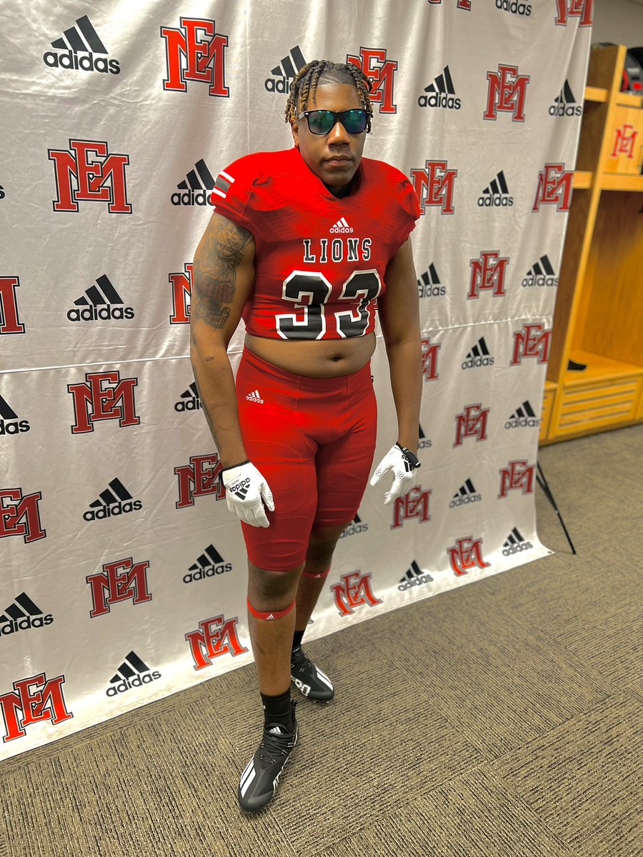 DevonBaskin2's tweet photo. I Know momma proud of her young man 🏈this either gone break me or make me #roadtoriches 🦍💯 I want to Thank God for my official visit to emcc 🔴⚫️ https://t.co/hcBmLRU2fn