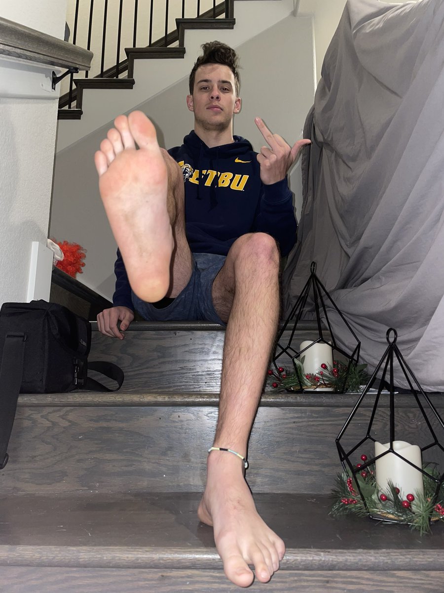 MasterGary98's tweet photo. Get under these alpha soles. Drains and customs all day https://t.co/ySi5wjpJ34