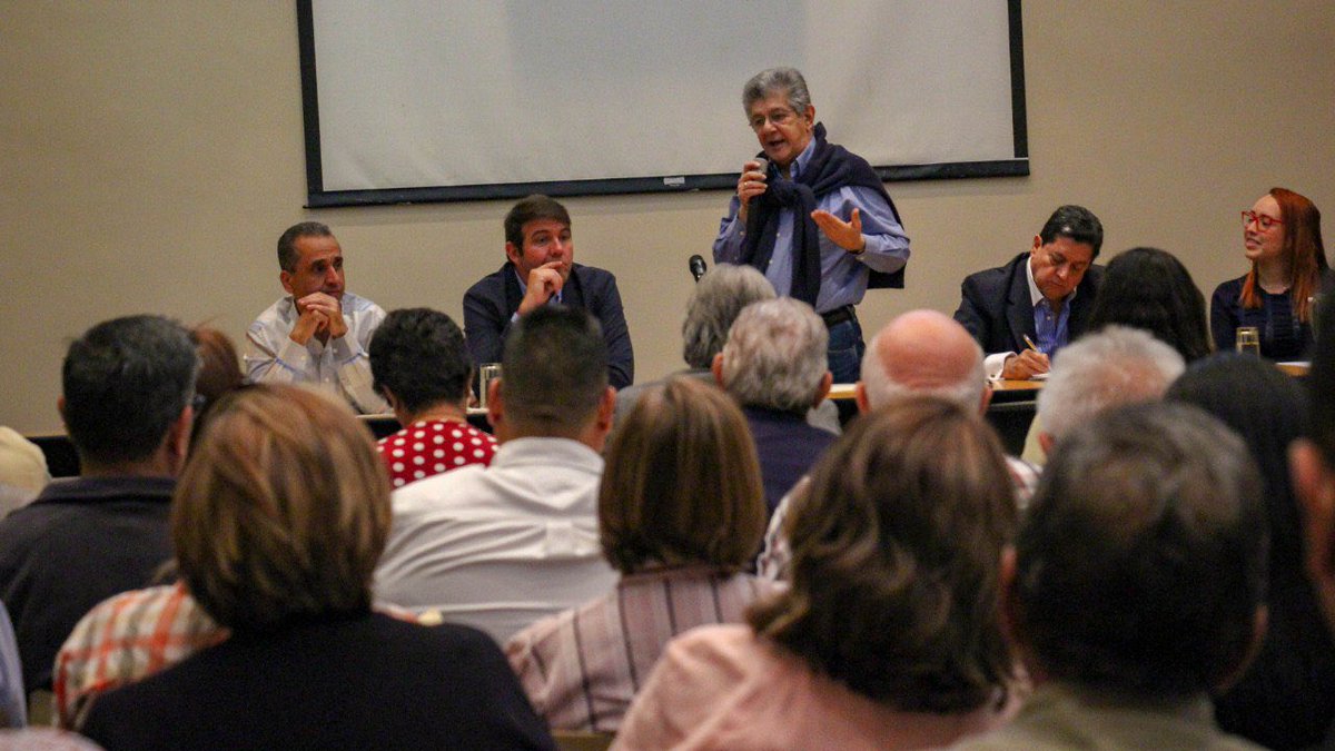prospericarlos's tweet photo. ¡Pese a los obstáculos y adversidades, en @ADemocratica nos mantenemos firmes!

En reunión de CEN, Sec Generales y Organización Secciónales, evaluando estrategias y coordinando mecanismos para seguir luchando por el rescate de la democracia y Venezuela 🇻🇪
#VamosXLaProsperidad https://t.co/o90idSCWR8