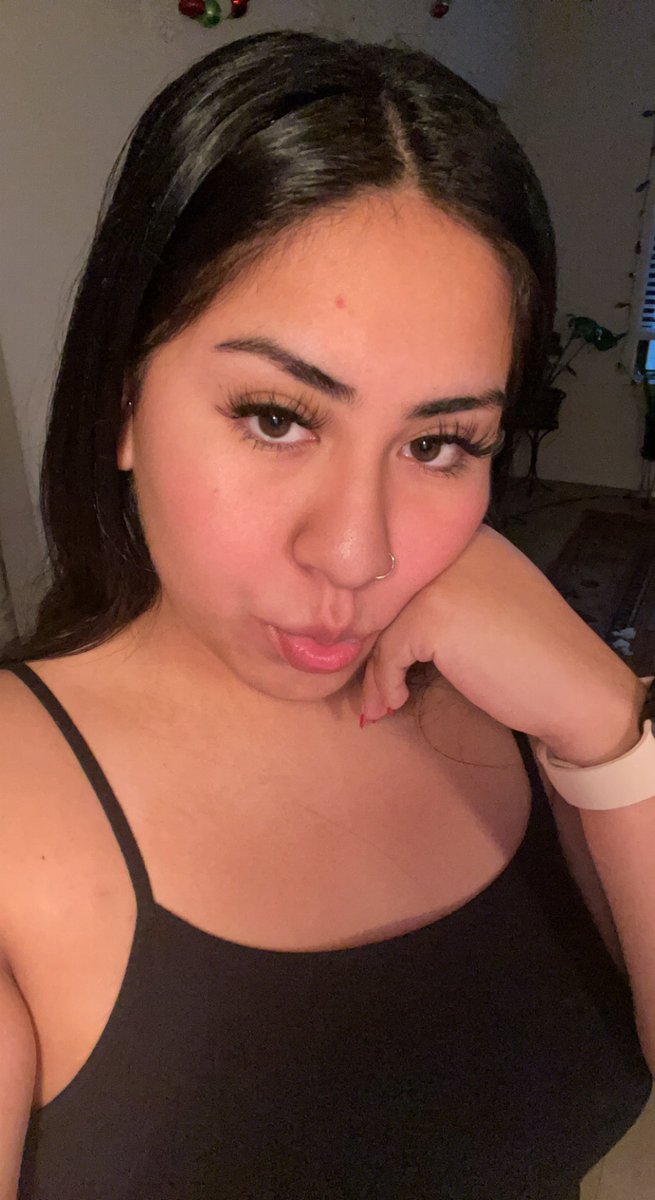 spicyweeiner's tweet photo. it me 😳👈 https://t.co/CdqAISAvpQ