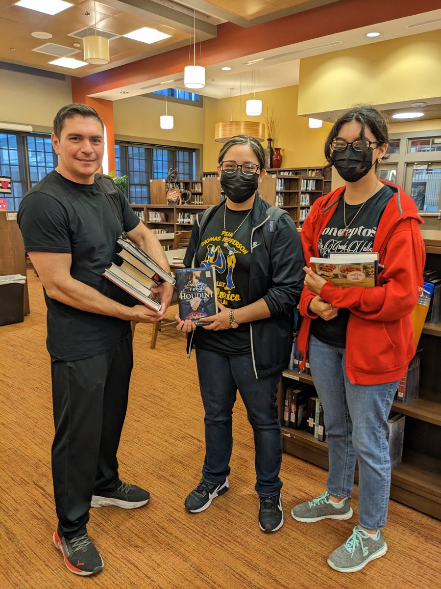 T-Stem Book Club tweet media