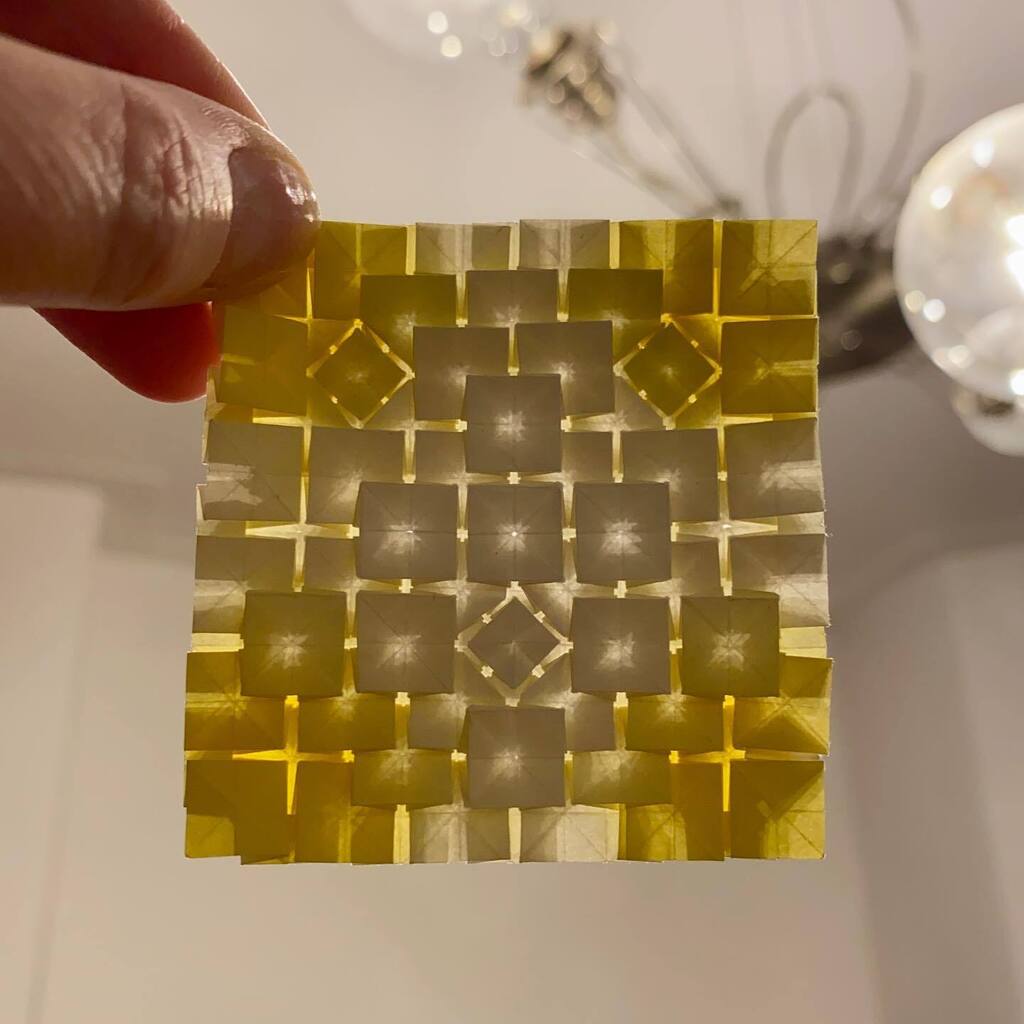 origamitraces's tweet photo. Fujimoto clover doodle
Do you see the Christmas tree?
#origamitraces #origami #shuzofujimoto #clover #hydrangea #tessellation #harmonypaper https://t.co/8cDAUO2kqL https://t.co/vPgCrkhuHa
