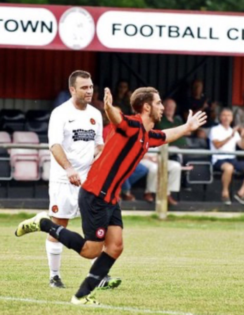 🚨 New signing alert 🚨 

The Lights are delighted to welcome <a href="/harlowe_conor/">Conor Harlowe</a> to the club

Has the eyes of a kind woodland creature and the poise of an apex predator. It’s a deadly combination. Shoulders back and smash it Conor. 

#UpTheLights