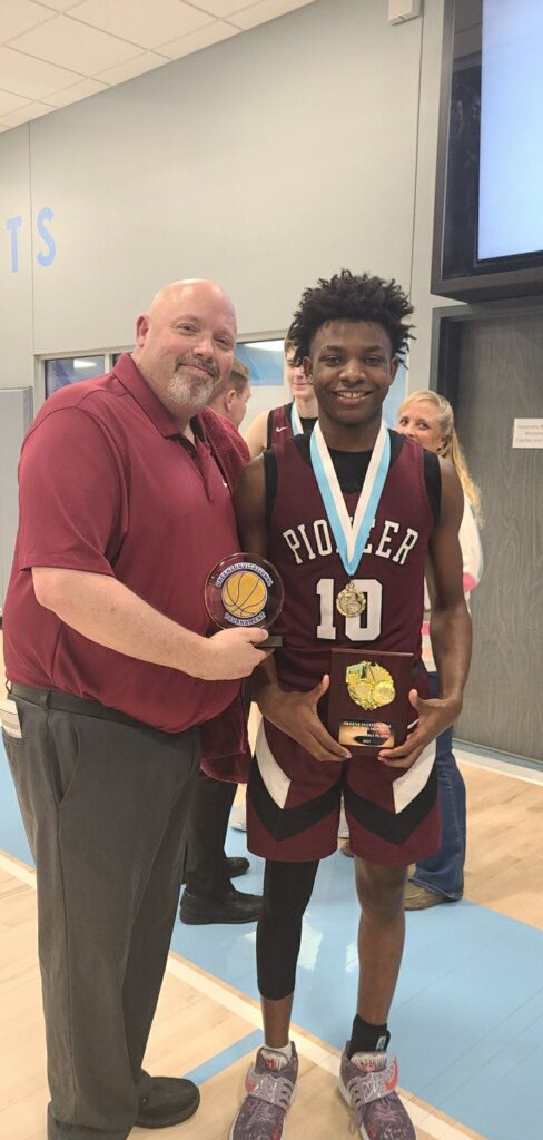 marcyphs10's tweet photo. Blessed to be named All Tournament MVP at the Okeene Invitational. Thankful for all my coaches and teammates to get me this far. Let’s keep winning! https://t.co/dMQXuD6XK6