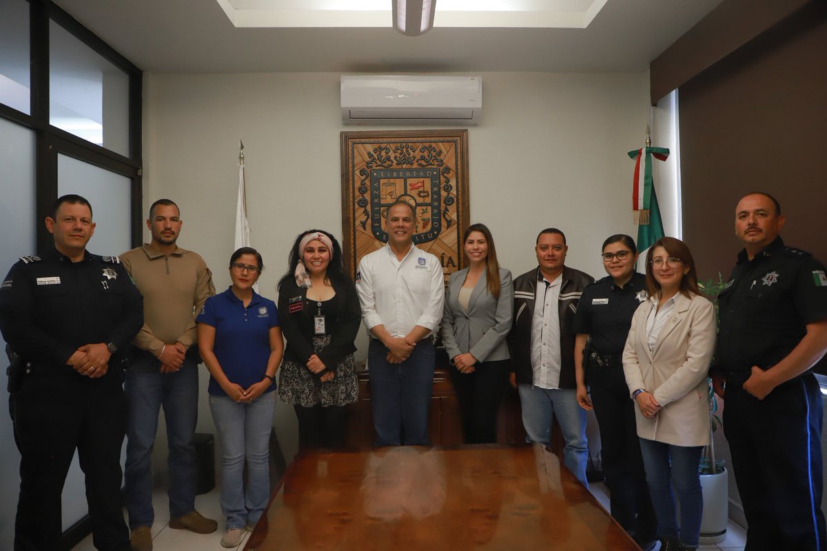 ntonioarambula's tweet photo. En reunión con el #CEPSOVIDE de la @SSPEags, el gobierno de #JesúsMaría mostró total disposición y entusiasmo para incorporar el #Programa4x4 con acciones transversales de prevención 🏳✅ https://t.co/HiFKeeOlD5