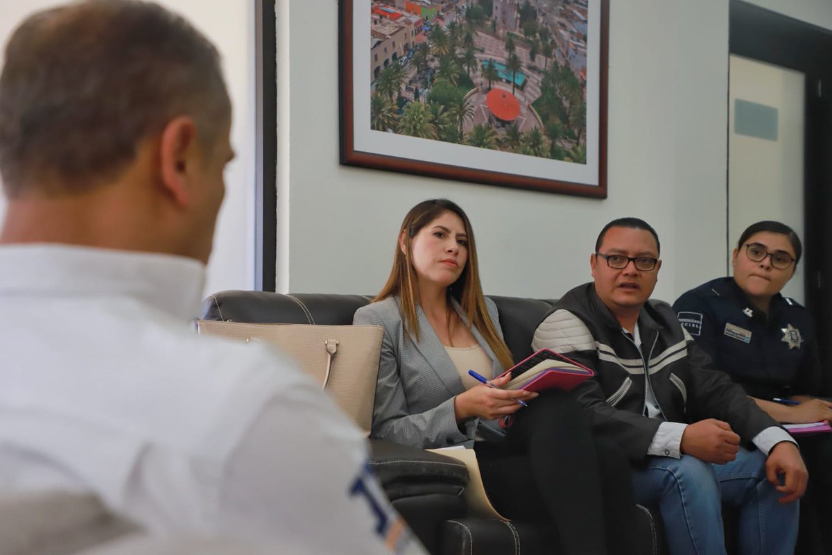 ntonioarambula's tweet photo. En reunión con el #CEPSOVIDE de la @SSPEags, el gobierno de #JesúsMaría mostró total disposición y entusiasmo para incorporar el #Programa4x4 con acciones transversales de prevención 🏳✅ https://t.co/HiFKeeOlD5