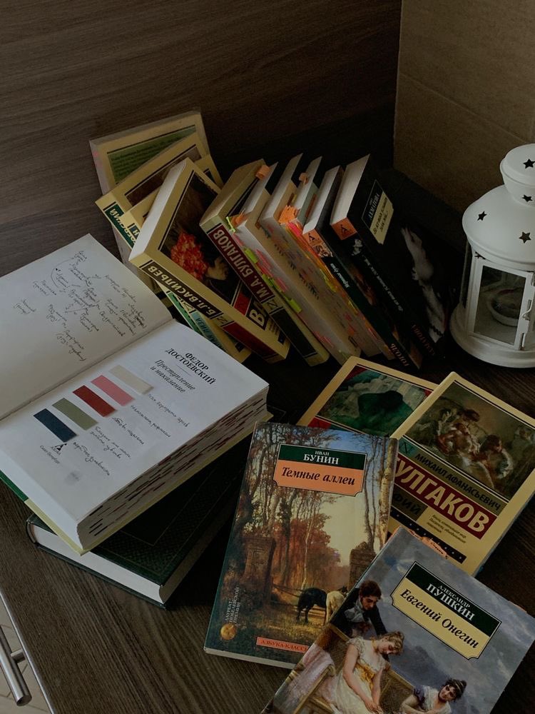 kaitlynscafe's tweet image. i’ve lived thousands of lives 📚