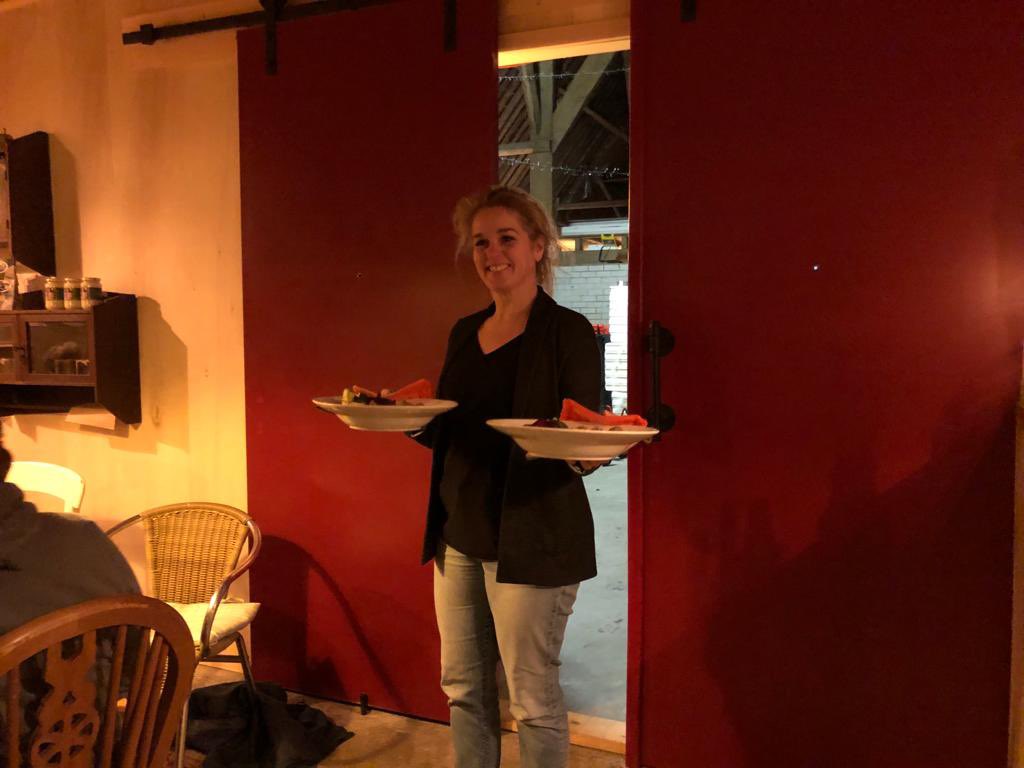 Het was weer een mooie avond ❤️ met prachtige ontmoetingen tussen mensen uit Grou, Sneek, Oude Bildtdijk, Stiens, Wierum, Velp, Niawier en Senegal! De volgende keer is de sociale eetkamer op 8 februari, die is vol maar op 8 maart is nog plek. Reserveren info@annefamkespleats.nl.