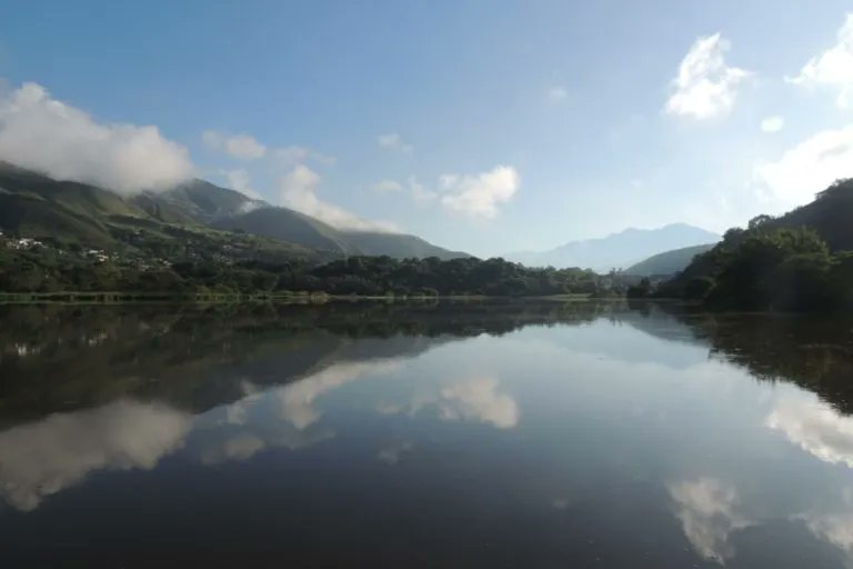 Urao is the only brackish continental lagoon in Latin America, significant for its minerals and the livelihoods it supports, but threatened by encroaching development in the Venezuelan state of Mérida via @mongabay -> buff.ly/3k6bXGY