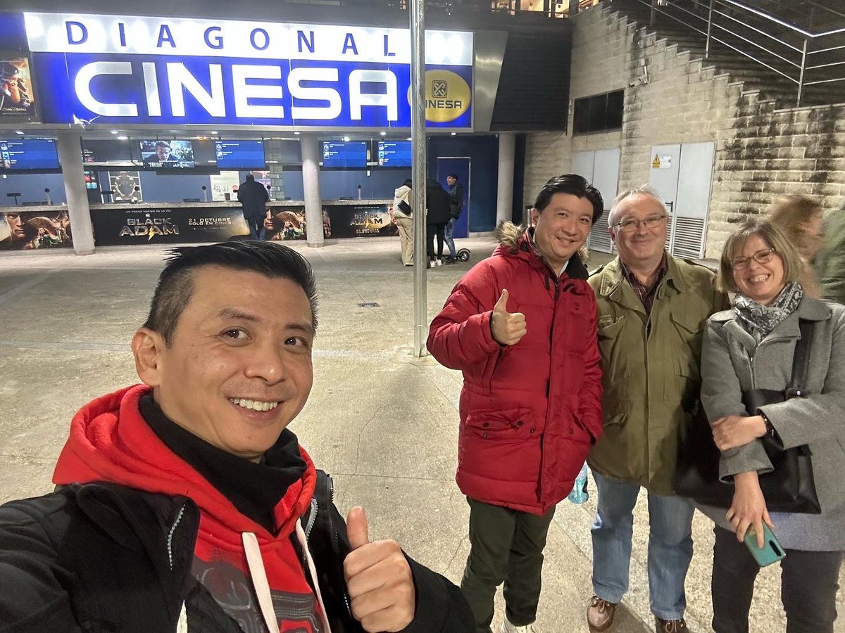 lucducatibcn's tweet photo. #operacionfortune @DiamondFilmsES en @Cinesa #cinesadiagonal una divertida película al estilo agente secreto #jasonstatham y con una gran actuación de #hughgrant 👏👍👌💪🍸 @ortibesphoto https://t.co/IdHQpnVClR