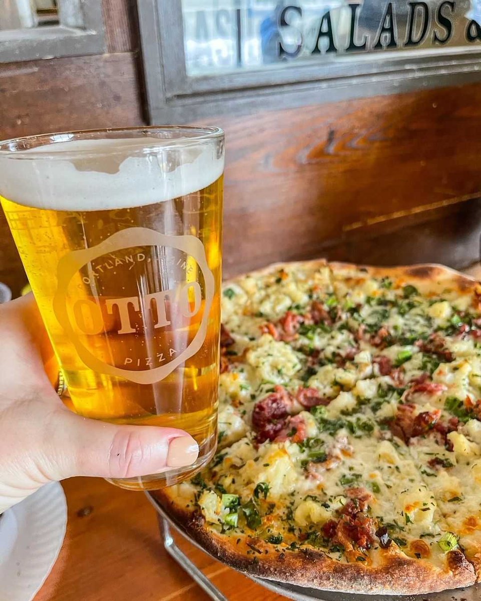 @coolidgeshops knows what's up! Your favorite OTTO pie (do you recognize it?) and local beer on tap to wash it all down 🍺🍕

#bostoneats #bostonfoodie #signaturepizza #localbeer #bostonfoodgram