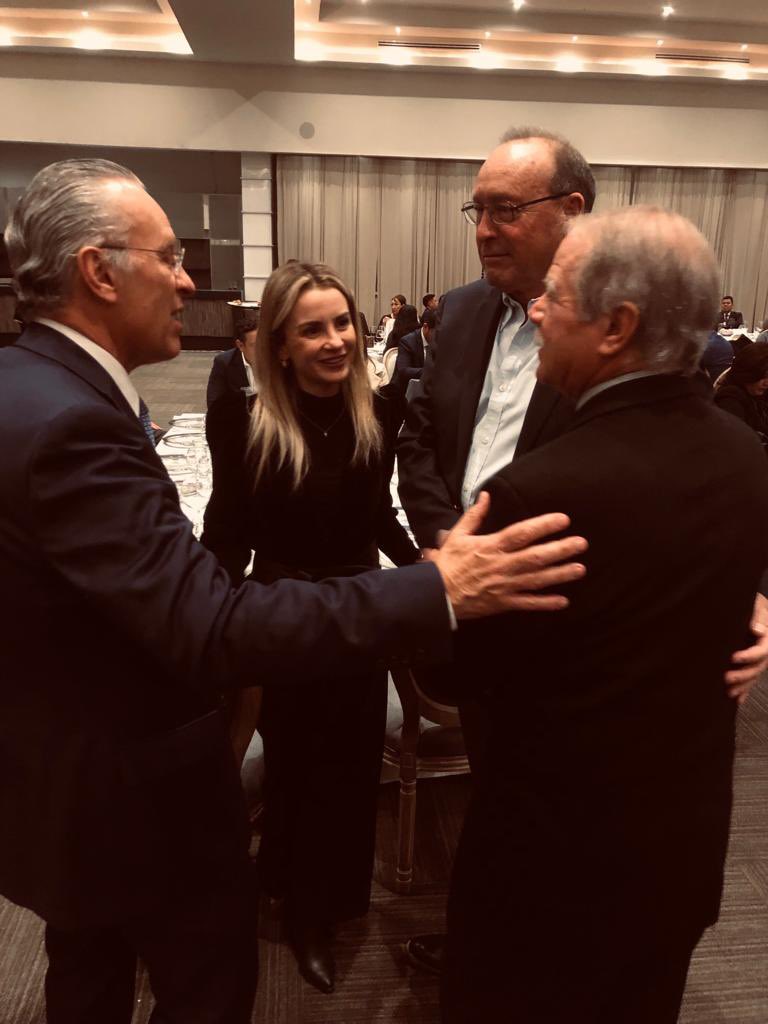 Valeriagtzv's tweet photo. @CoparmexDurango por más de 93 años ha fomentado la creación de más y mejores empresas y empleos en #Dgo. Felicidades @BlancaE_Castro y su mesa directiva por la renovación de compromisos, desde @DMFE_Dgo y con el presidente @josejoseantonio tendrán siempre un gobierno aliado. 🫱🏻‍🫲🏼 https://t.co/iL18AaztB0