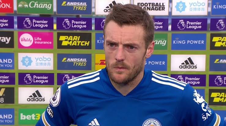 curiosidadesdb's tweet photo. "Eu fumo e bebo 3 latas de Red Bull por dia. Odeio ir pra academia, a coisa mais pesada que pego é um pacote de Red Bull.”

🇬🇧Jamie Vardy, atacante do Leicester https://t.co/YiTPNju8r1