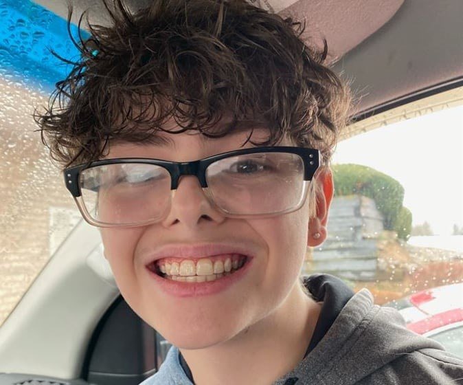 exposing_white's tweet image. It would be a tragedy to be riding bikes with friends and a stranger guns you down for no reason at all. Unless you’re White like high school senior Gavin Beighley(17).Then it’s a privilege.      Killed in Sharon,PA on Jan7,2023… By a stranger….For fun.