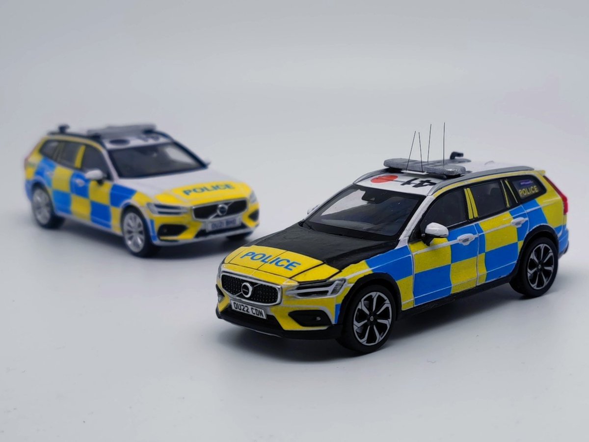 blue_code3's tweet image. A pair of V60s from BCH RPU.
Appreciate a mate confirming the roof markings for me.😋