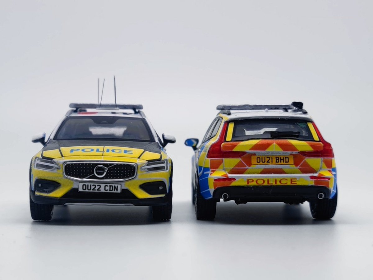 blue_code3's tweet image. A pair of V60s from BCH RPU.
Appreciate a mate confirming the roof markings for me.😋
