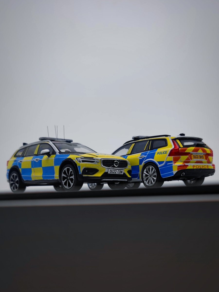 blue_code3's tweet image. A pair of V60s from BCH RPU.
Appreciate a mate confirming the roof markings for me.😋