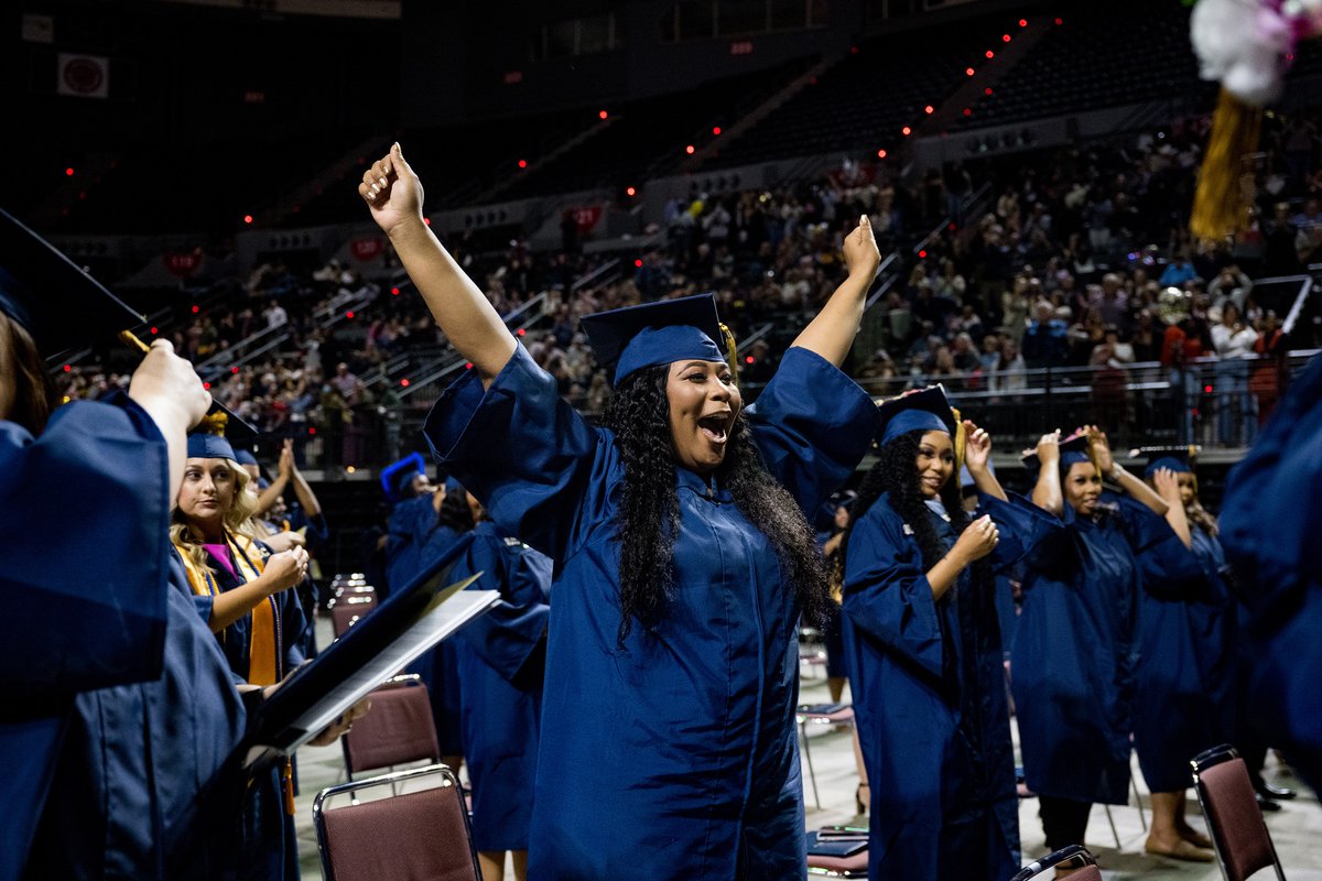 solaccofficial's tweet photo. This picture sums up how we feel about the 2022 Fall Commencement!!!
Pictures are up on our Facebook page at 🎓https://t.co/ELlZVCgisz 🎓 Go take a look and tag your friends!
#SLCCProud #SLCCFall22 https://t.co/Dm7MjRbAfm