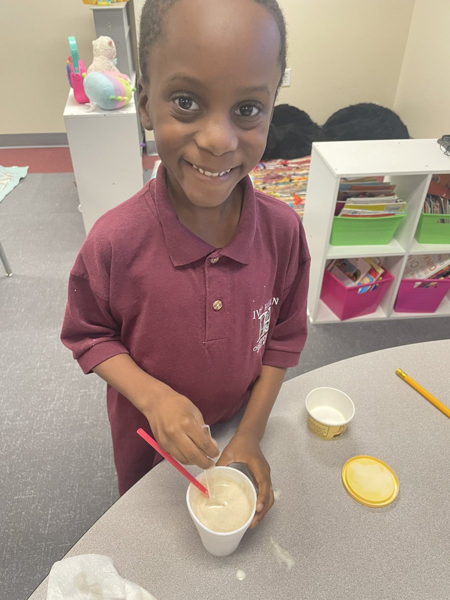 Root Beer float science experiment! Learning all about the different types of matter and how they can change. YUM. 🧪🔬🥼