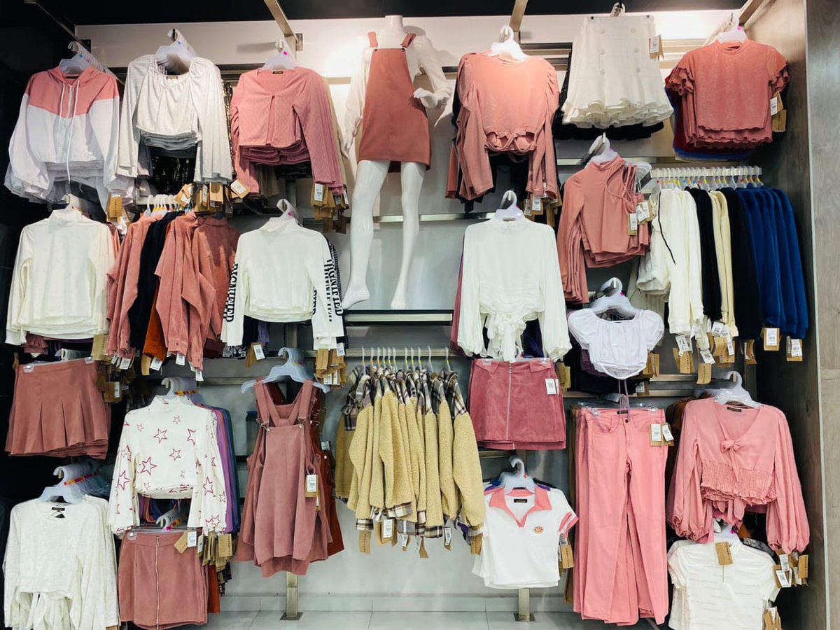 ¿Sigues sin aprovechar nuestras REBAJAS? 💥  Corre a tu tienda Vertiche más cercana ¡se están agotando! 🏃‍♀️🛍️ 
Da clic aquí para encontrar tu tienda ➡️ bit.ly/31V6NSL