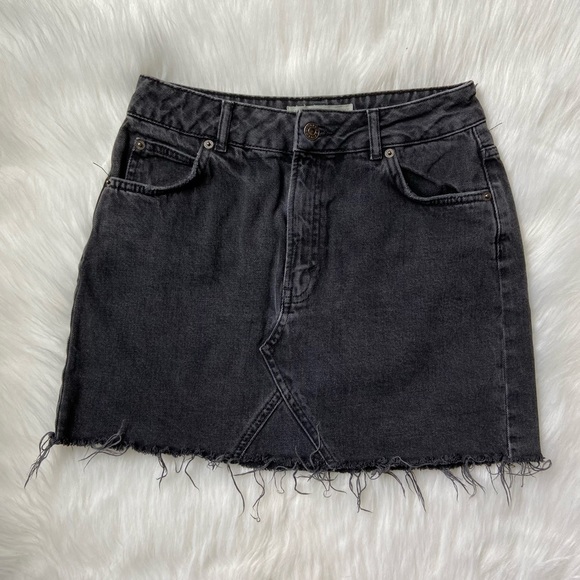 nwhis0510's tweet photo. So good I had to share! Check out all the items I'm loving on @Poshmarkapp #poshmark #fashion #style #shopmycloset #topshop #nickelodeon #clairol: https://t.co/ANA4h7sY67 https://t.co/ZEMy5H8ucF