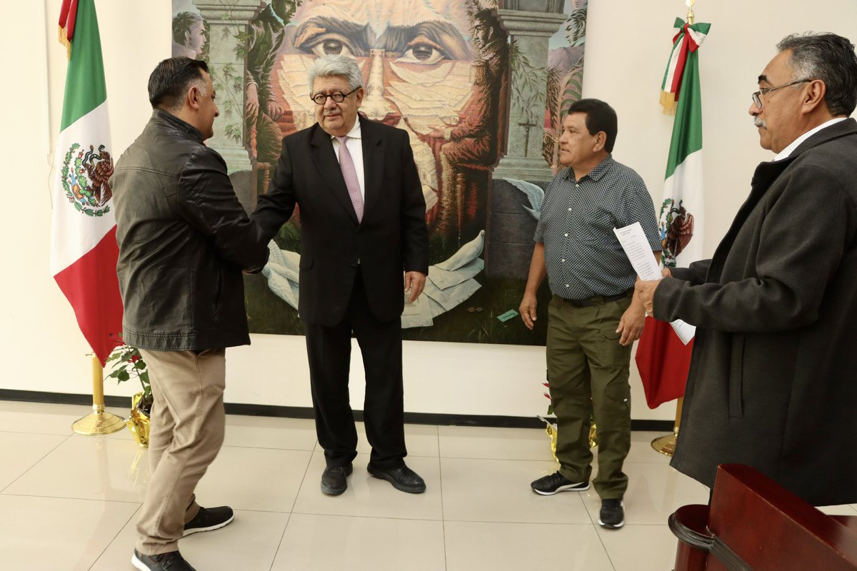 También hoy, entregué la toma de nota al Sindicato Independiente Nacional de Trabajadores de Salud, bajo las normas de la reforma laboral que promueve la democracia sindical.