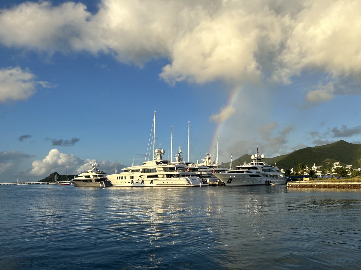 WindowBaller's tweet photo. A couple billion gets you a boat and a rainbow ๐ #skipjacks #smx https://t.co/4ZA63RrHII