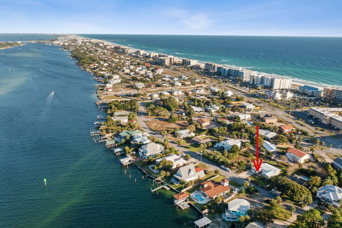 DreamTeamRlty's tweet photo. Ready for a home at the beach? Check out this great home for sale on Okaloosa Island. https://t.co/xeM41cG8lz https://t.co/ElVvdictv8