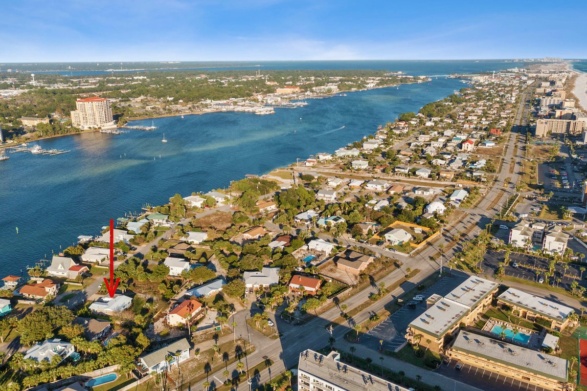 DreamTeamRlty's tweet photo. Ready for a home at the beach? Check out this great home for sale on Okaloosa Island. https://t.co/xeM41cG8lz https://t.co/ElVvdictv8