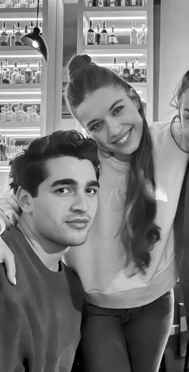 Bebeklerim 🫶🏻🧿

[#AfraSaraçoğlu • #MertRamazanDemir • #YaliÇapkini • #SeyFer]