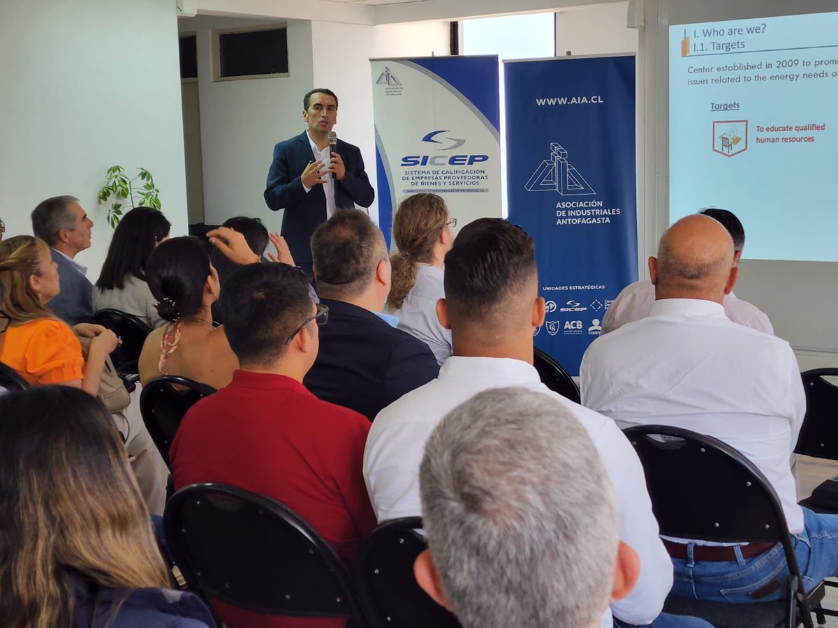 cdeaua's tweet photo. Visita de AHK Chile y su delegación empresarial de la región Renania del Norte-Westfalia de Alemania.  Presentamos la situación energética nacional y regional dando énfasis en las #ER y la generación y uso de #H2Solar en la industria minera, para el desafío de cero emisiones 2050 https://t.co/OCa6ZRCiCZ
