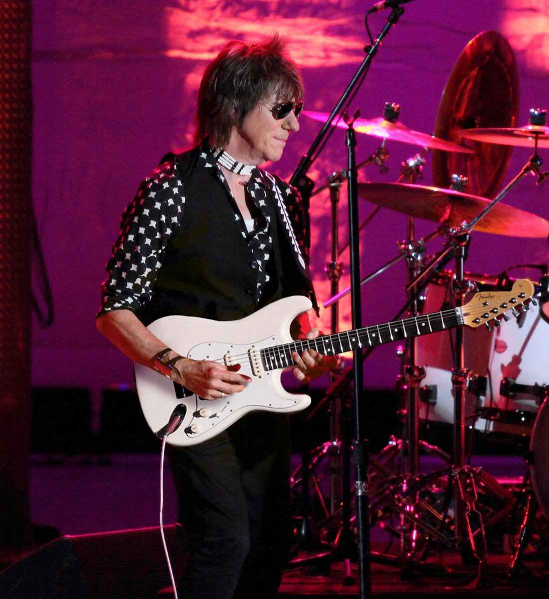 geezerbutler's tweet photo. Shocked to hear of the sudden death of Jeff Beck. Truly one of the greats. First time I saw him was in 1966 with the Yardbirds. Brilliant, unique guitarist. RIP https://t.co/qaeJHGJymM