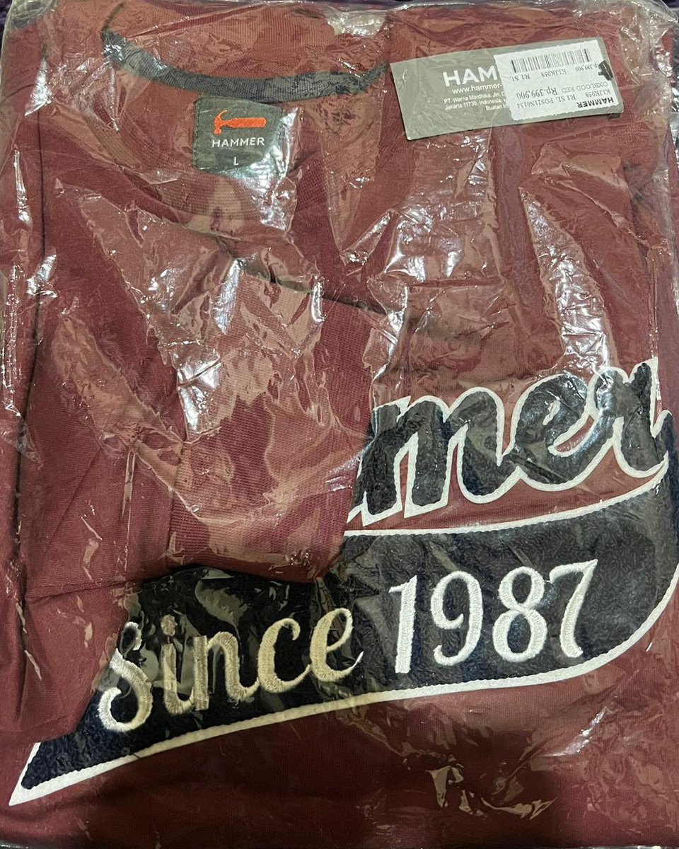 Hari ini mau bagi2 sweater seperti yg dipakai Beliau2 bertiga ini…

Buat 5 AMLers aja yaaaa. 

💥💥💥💥💥💥💥