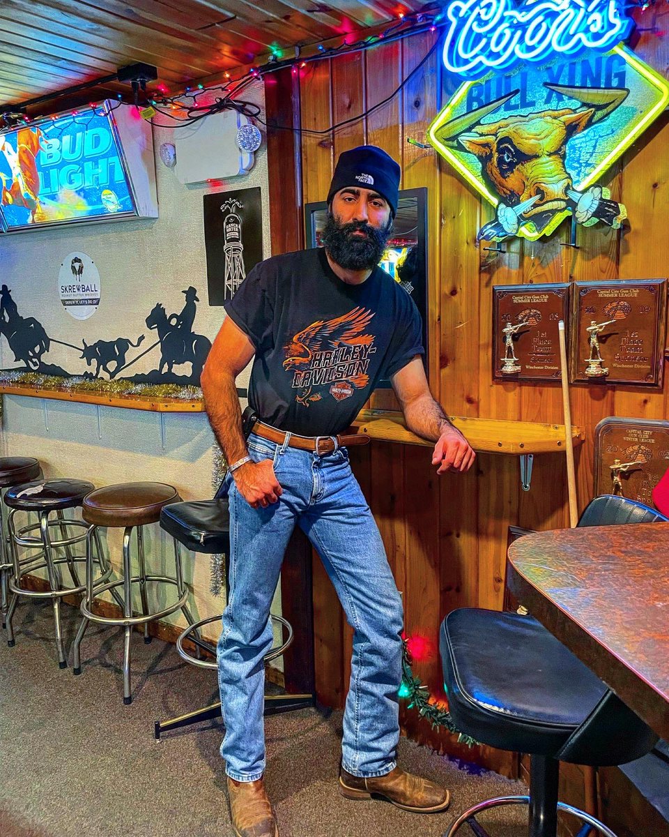 mulletfeller50's tweet photo. Lonesome, On’ry and Mean. 🤙🏽♠️♥️♣️♦️ https://t.co/pHJXIwrOGF