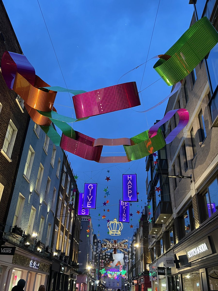 Short trip to #London the lights are still up! 🤩 #carnabystreet #Travel