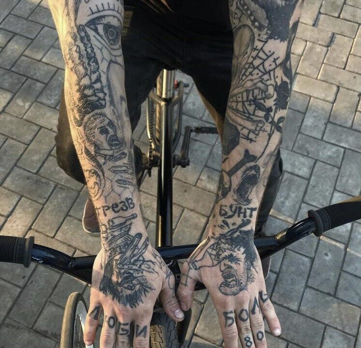 /// 赤い色の味.

a funny little thing about love is that you’re blind all the time
and even when you think you had enough
you’re wanting more, 
it isn’t right but
you can’t stop.