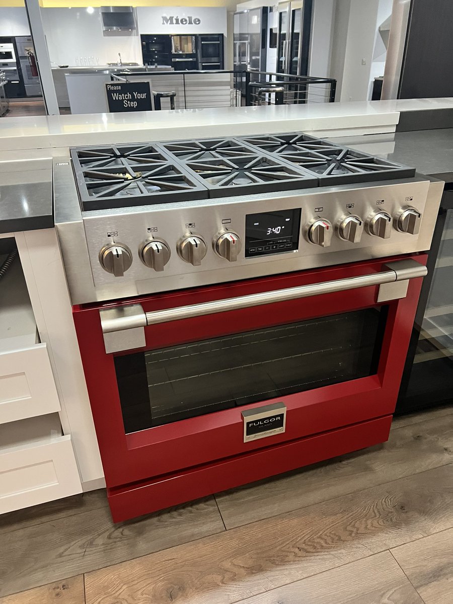 NMaximalist's tweet photo. Toured #BASCOappliance NW location today. The best selection of high-end kitchen appliances, anywhere. #kitchendesign #appliances #Cooking https://t.co/xE7nDcUiik