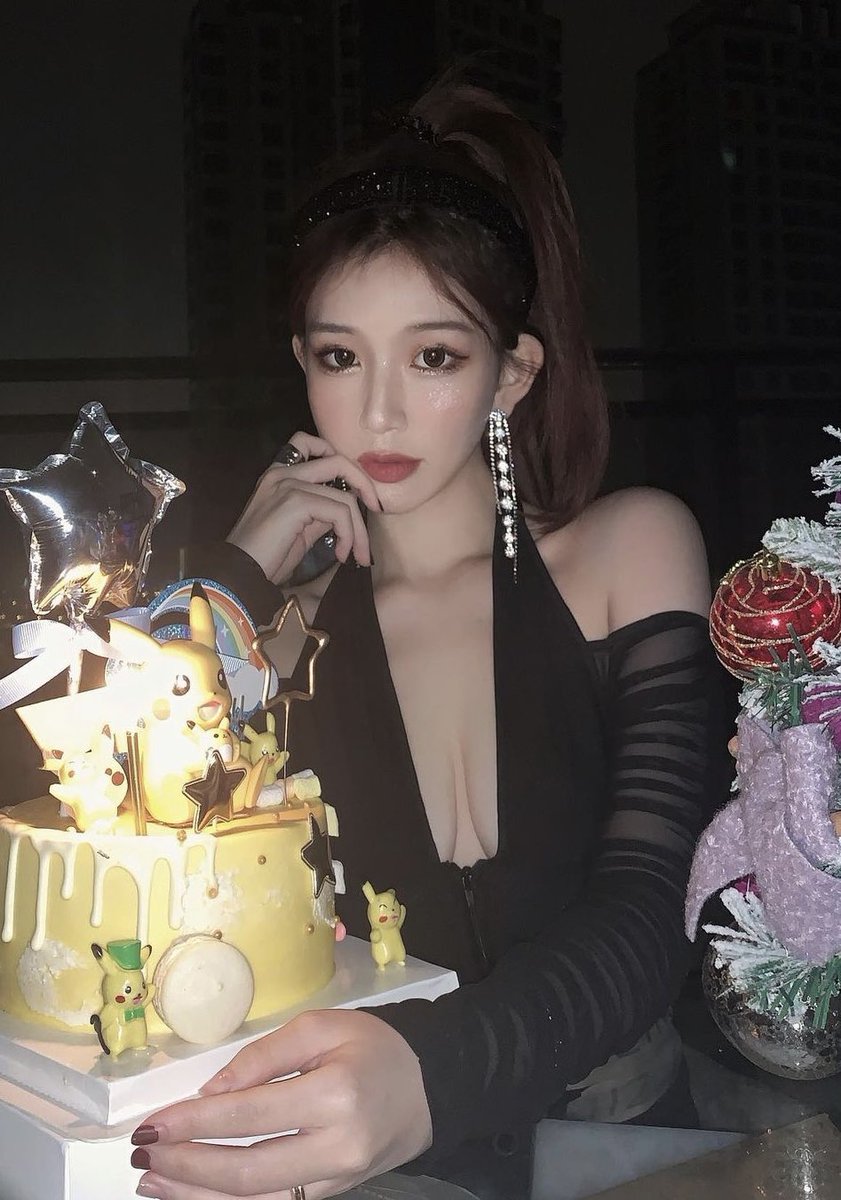 xiaxiajessica's tweet photo. 是不是应该给我点私下特殊的礼物呀

#射屏 #盯射 https://t.co/mbFgAJS60o