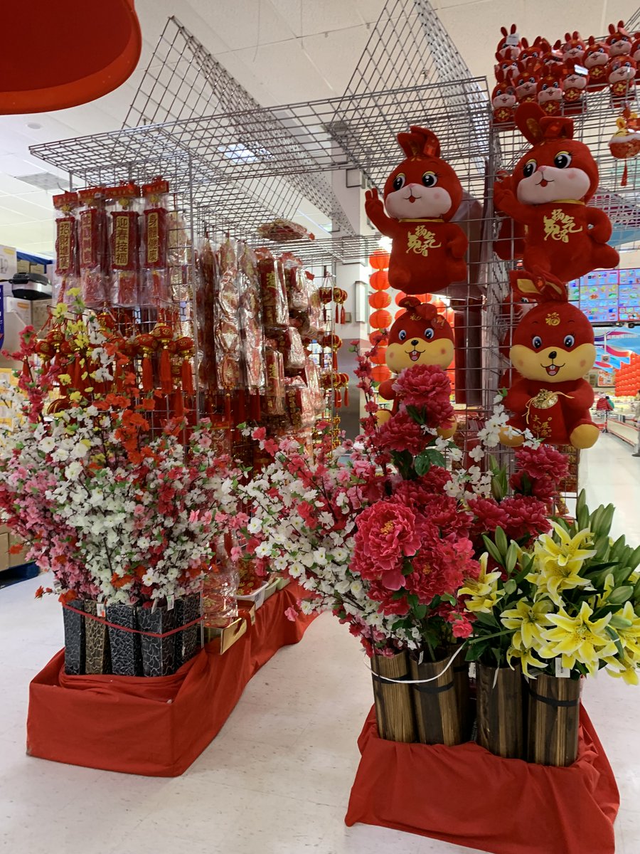 JeanYip3's tweet photo. Getting ready for #LunarNewYear by picking up a few Year of the Rabbit items at Foodymart. Come support our #ScarboroughAgincourt grocery stores that sell Lunar New Year items. #Foodymart, #FoodDepot, #HongTai, #MarketVillageGrocery #YoursFoodMart. #ShopScarboroughAgincourt https://t.co/grBKsx7DBG