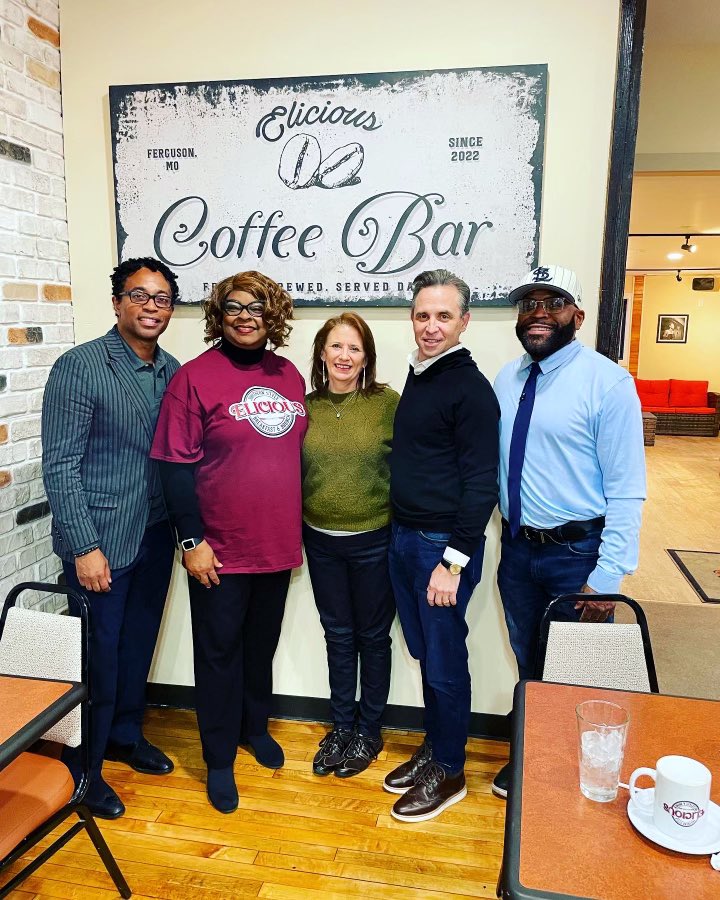 jamesgoforthjr's tweet photo. nice breakfast this morning at #Elicious restaurant my friends #johnnylittle and #mayorellajones https://t.co/2gOY3CFXnA
