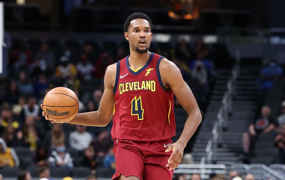 LegionHoops's tweet photo. Kendrick Perkins:

“Where the hell is Evan Mobley? …We've been waiting for Evan Mobley to take that leap… To be honest we’re gonna be wasting time watching this dynamic backcourt of Donovan Mitchell and Darius Garland because he is the key…He hasn't lived up to this season.” https://t.co/Pce4xzxBJ5