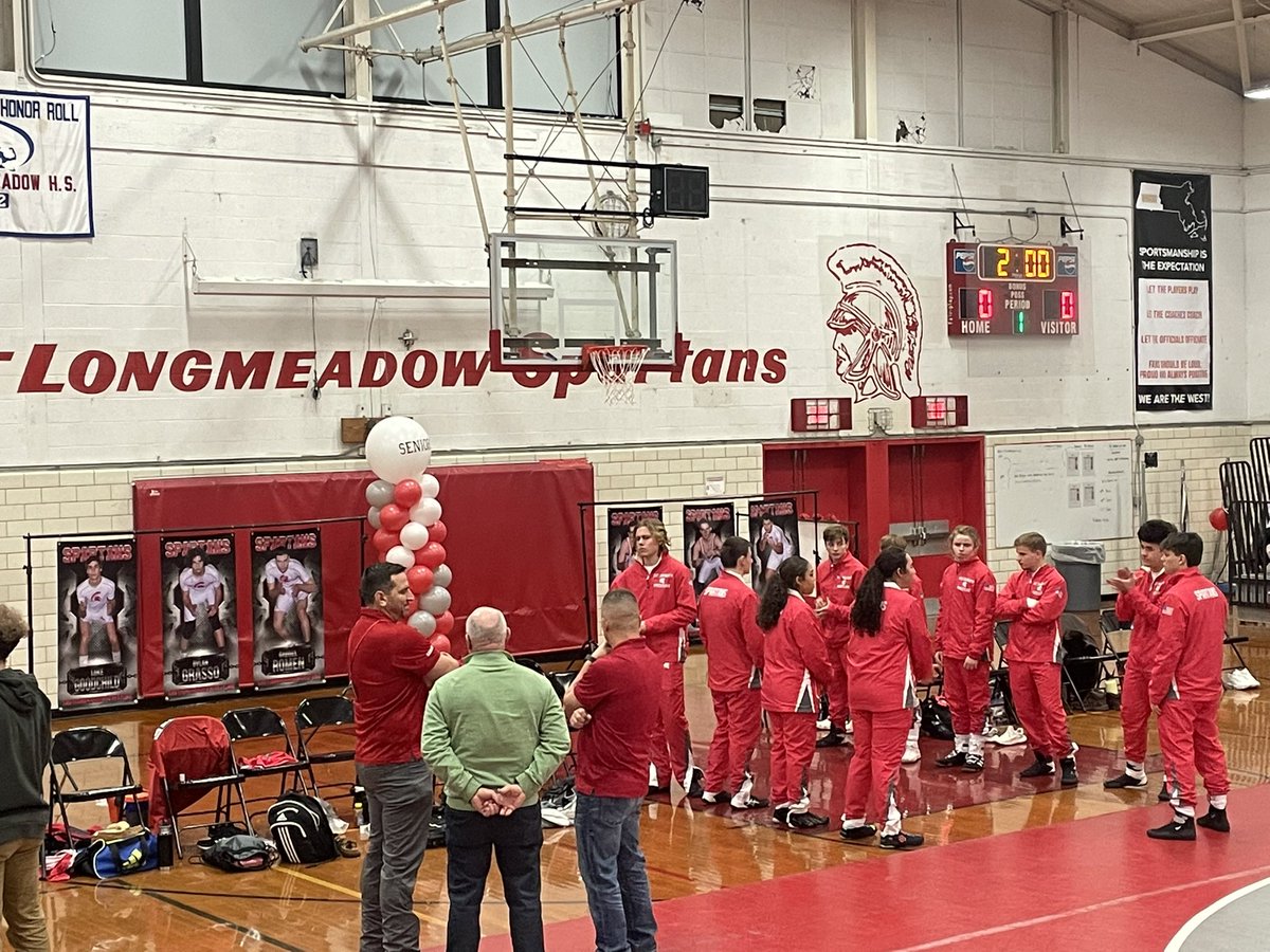 EL senior night!  Matches start at 7pm!  Congratulations seniors!