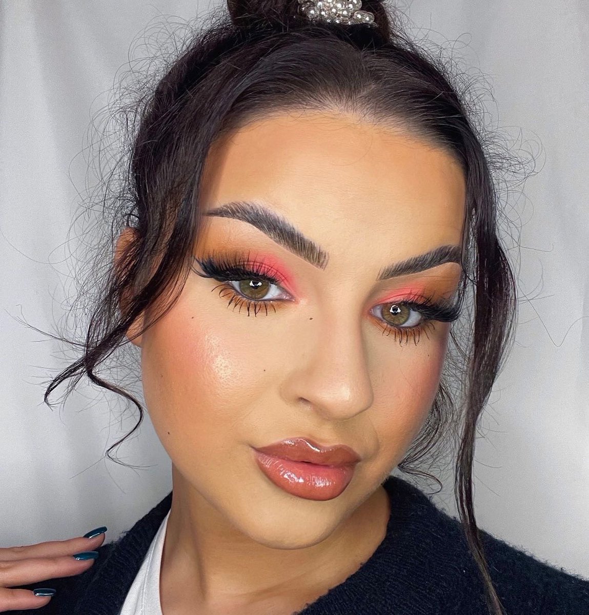 Final snaps of this glam!🤎✨
<a href="/beautybay/">BEAUTY BAY</a> 
<a href="/NYXCosmetics_UK/">NYX Prof. Makeup UK</a> 
<a href="/NYXCosmetics/">NYX Pro Makeup US</a> 
@LOrealParisUK 
<a href="/MorpheBrushes/">Morphe</a> 
<a href="/JAPONESQUE/">JAPONESQUE</a> 
<a href="/CollectionLove/">Collection Love Songs</a> 
<a href="/hudabeautyshop/">Hudabeautyshop</a> 
<a href="/hudabeauty/">Huda Beauty</a> 
<a href="/__dollbeauty_/">Doll Beauty</a> 
#makeupartist