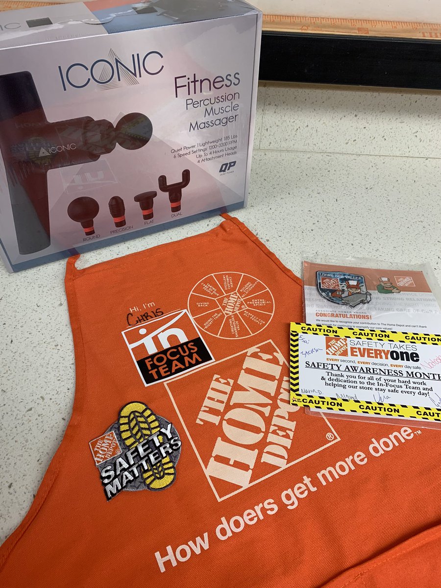 CyndiTsuki's tweet photo. @themighty0541 InFocus family photo! Today we celebrated our team with a pizza party, new InFocus Aprons, and a few extra thank you gifts! We love how dedicated our team is to keeping our associates safe in the store!!! #SafetyTakesEveryONE https://t.co/pSdU8wJymn