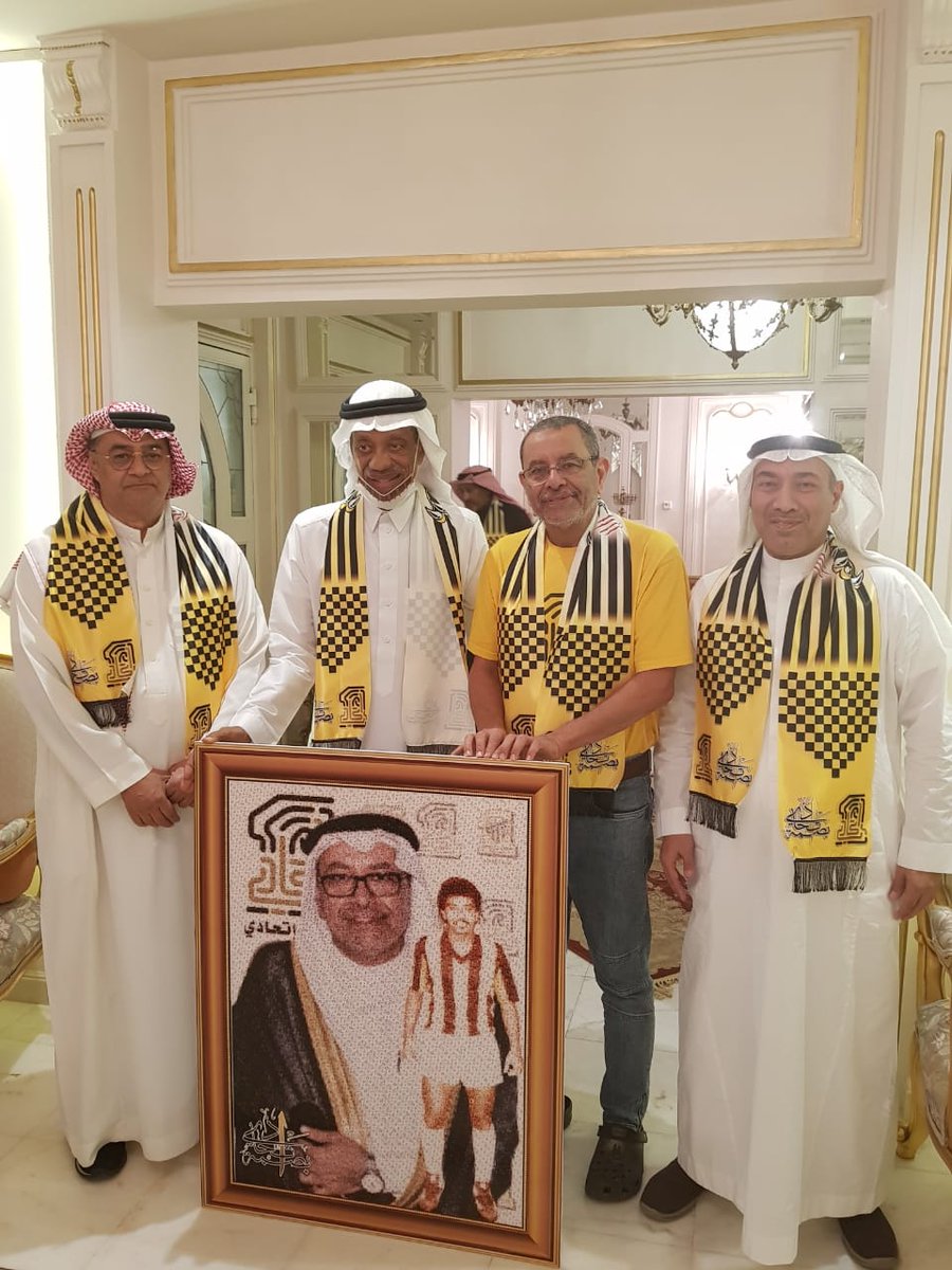 BasmatIttihadi's tweet photo. الملتقى السنوي لبصمة اتحادي 
تم تكريم رئيس بصمة اتحادي الكابتن طلال سنبل...
ابو عبدالرحيم مثل #الاتحاد في جميع الفئات السنية وايضا المنتخب السعودي للشباب https://t.co/ekN15iPT6K